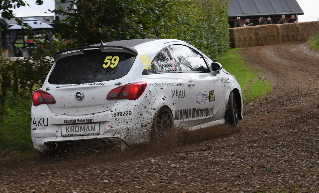 Andreas Kroman og Mads Svane er i deres Opel Corsa OPC på tredjepladsen forud for starten på finalerunden den 11. november.
(Foto: Morten Dam/Specialpressen)